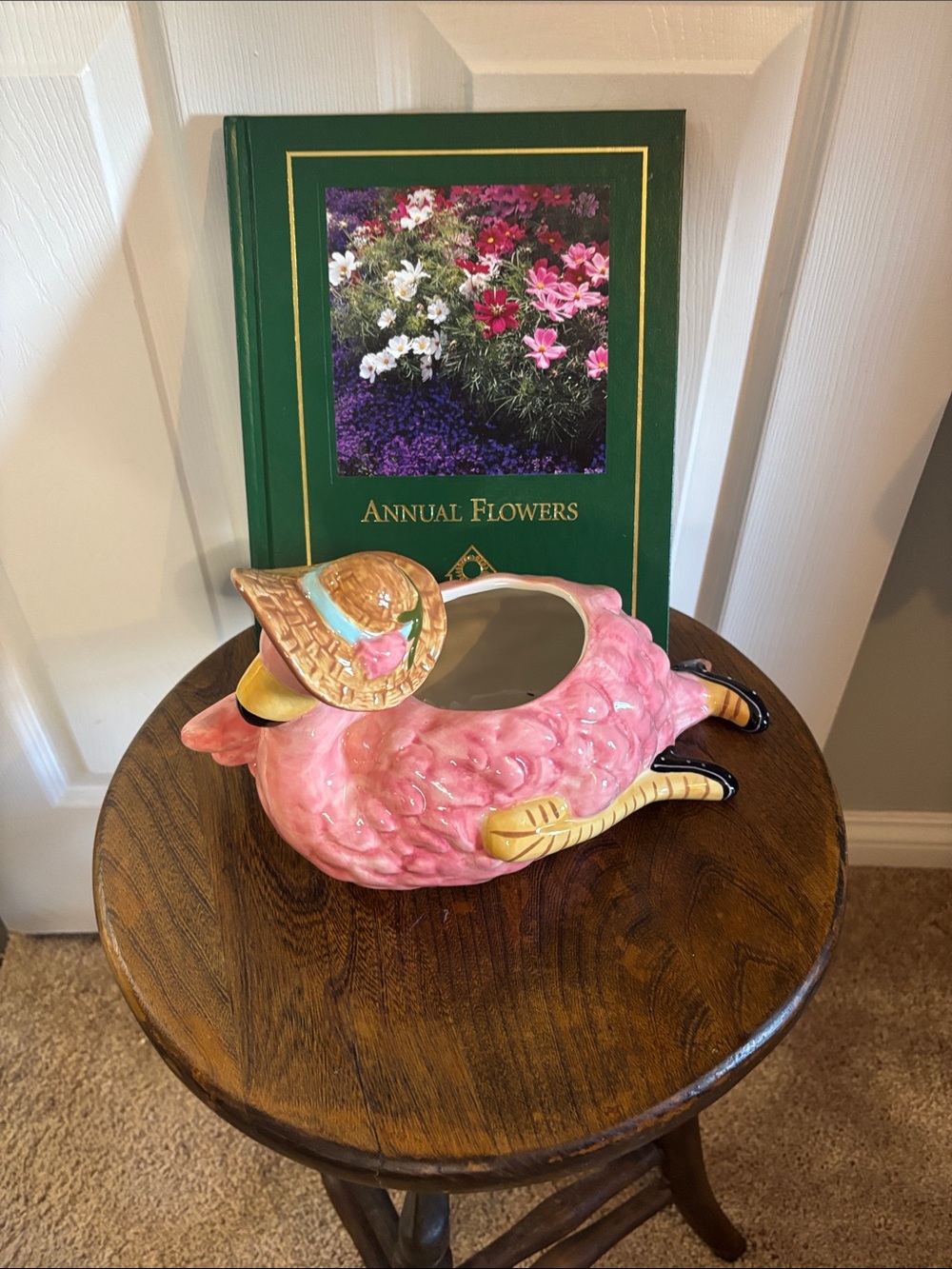 New Pink Ceramic Flamingo Planter with Straw Hat and Flower Book